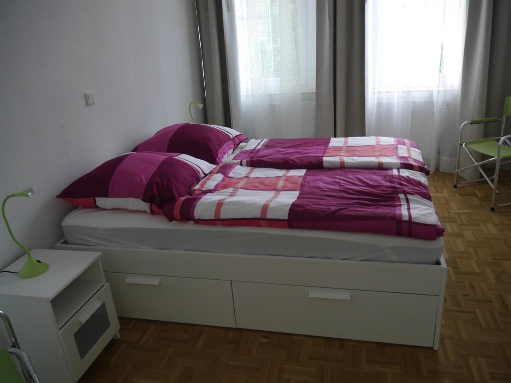 Schoene Ferien Und Messewohnung Naehe Duesseldorf Und Koeln Хан